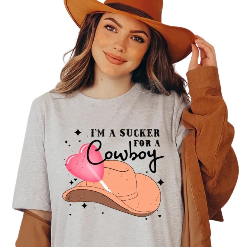 "Sucker For A Cowboy" Cowgirl Western Graphic Print T‎ Shirt Sizes S to XXXL NWT